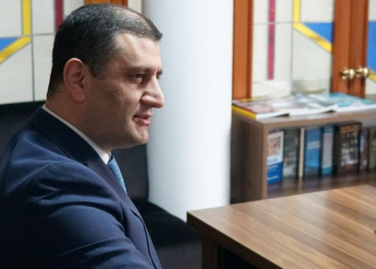 Yeni "Media" Qanunu - Tələsmədən, gecikmədən...