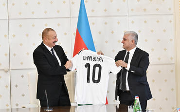 Prezident İlham Əliyev "Qarabağ" futbol klubunun üzvlərini qəbul edib