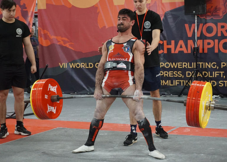 FHN-in əməkdaşı dünya çempionatında qızıl medal qazanıb