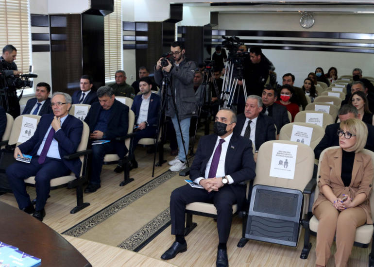 BAMF-ın təşkilatçılığı ilə AzTV-də “Səngər adamları” kitabının təqdimatı keçirilib