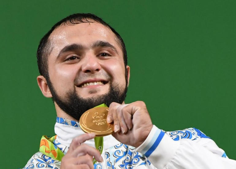 Azərbaycanlı Olimpiya çempionu Qazaxıstana yollana bilmir