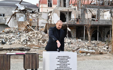 Prezident İlham Əliyev Gəncə Memorial Kompleksinin təməlini qoyub
