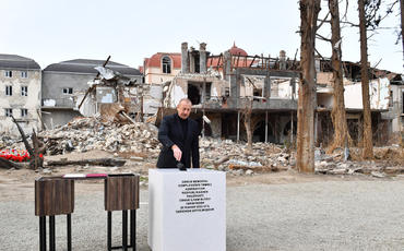 Prezident İlham Əliyev Gəncə Memorial Kompleksinin təməlini qoyub