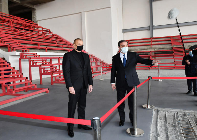 Dövlət başçısı Gəncə İdman Sarayında tikinti işlərinin gedişi ilə tanış olub