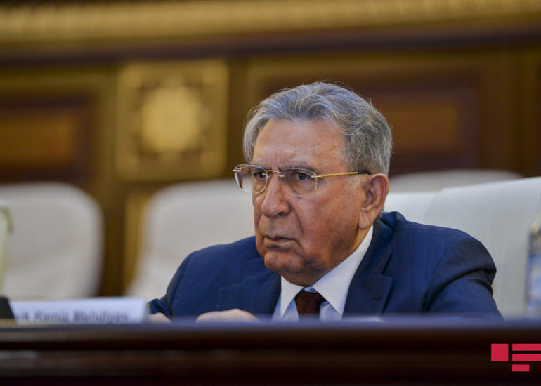 Daha bir alim Ramiz Mehdiyevi istefaya çağırıb