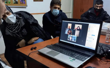 Gənclərə sosial media ilə bağlı təlimlər keçirilir