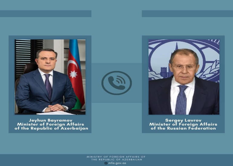 Ceyhun Bayramov Lavrovla üçtərəfli bəyanatların icrasını müzakirə edib