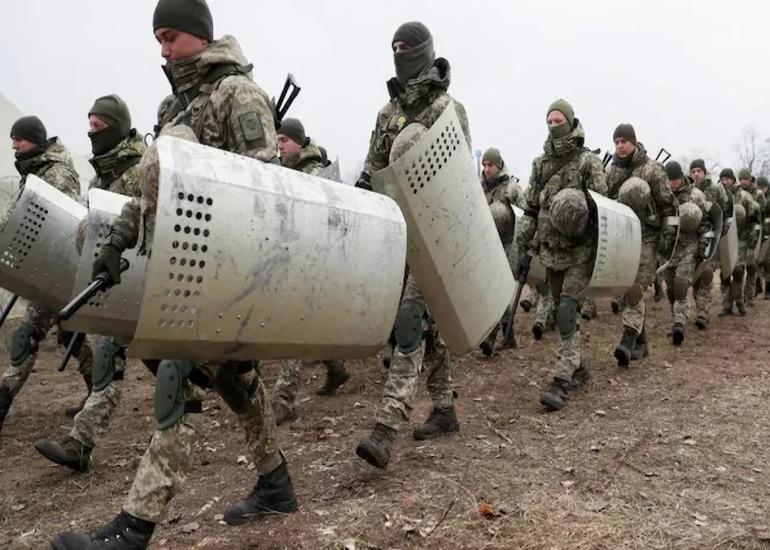 CNN: Rusiya hərbçiləri Kiyevdən 40 km məsafədəki Antonov aeroportuna nəzarəti ələ keçirib