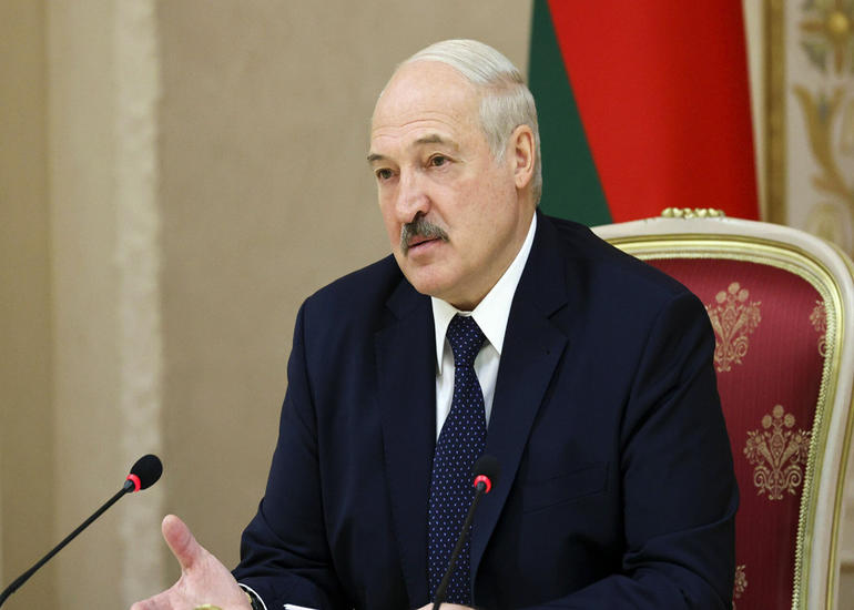 Lukaşenko Minskdə Rusiya-Ukrayna danışıqlarının keçirilməsini təklif edib