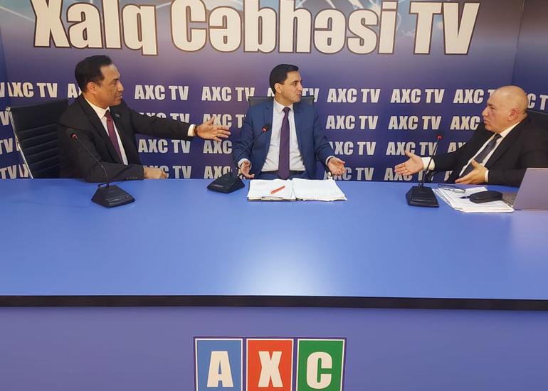 AXC TV-nin efirində Pənah Hüseynlə Elman Nəsirovun gərgin debatı