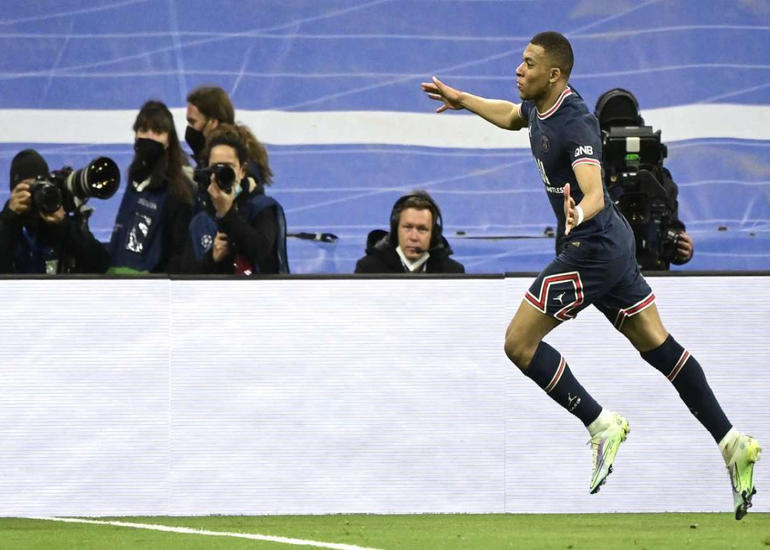 Mbappe İbrahimoviçi keçib