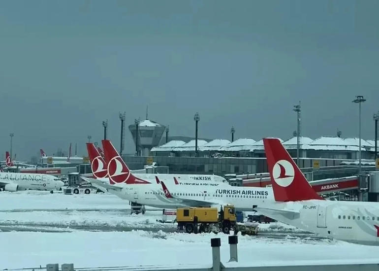 “Qalatasaray” İstanbula qayıda bilmir