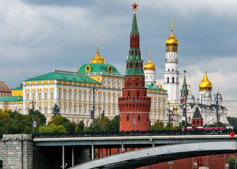 Kreml Putinin Yanukoviçlə müntəzəm əlaqə saxlamadığını açıqlayıb