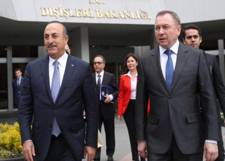 Belarus və Türkiyə XİN rəhbərləri Ukraynanı müzakirə edib