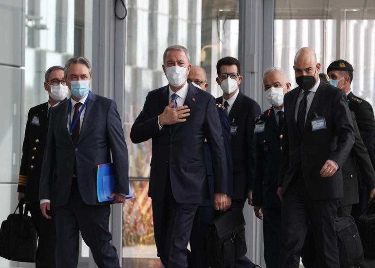 Hulusi Akar NATO-nun fövqəladə iclasında iştirak edəcək