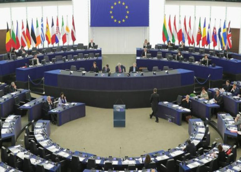 Avropa Parlamenti Aİ-ni Rusiya neft-qazından imtina etməyə çağırıb