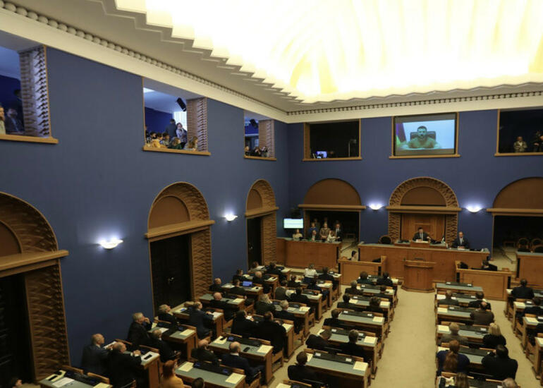 Zelenski Estoniya parlamentində çıxış edib