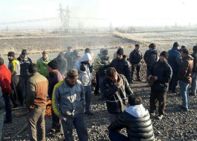 Zənganda dəmir yolu işçiləri etiraz aksiyası keçiriblər