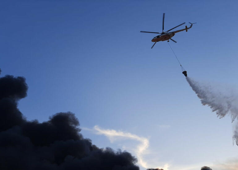 Sumqayıtda yanğının söndürülməsinə FHN-in helikopterləri cəlb edilib