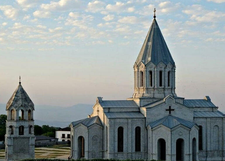 Qazançı  kilsəsi kimə məxsusdur?