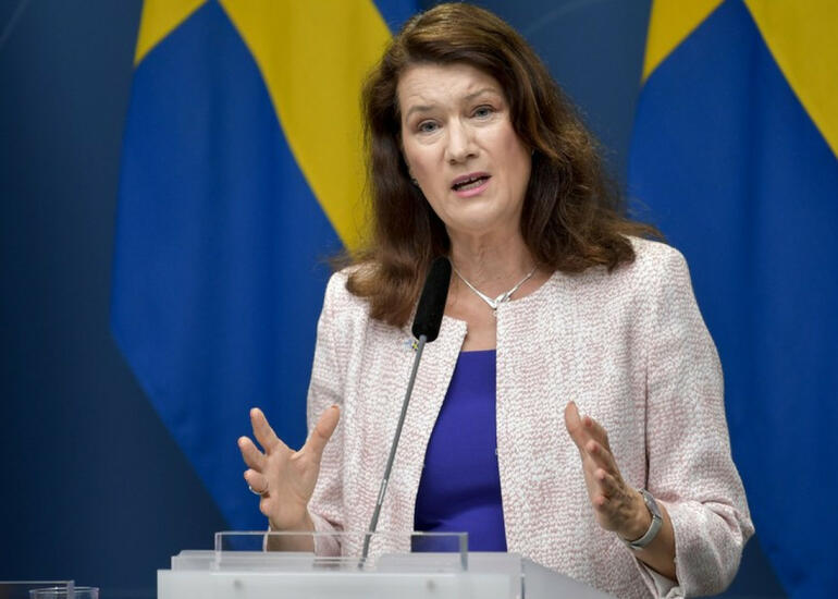 İsveç XİN başçısı NATO-ya üzvlüklə bağlı müraciəti imzalayıb