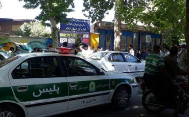 İranda silahlı şəxs 4 nəfəri öldürüb, yaralılar var