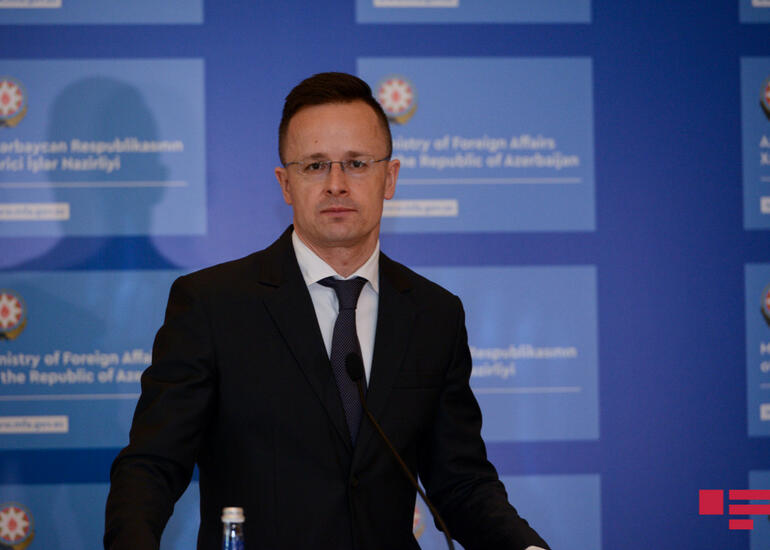 Siyarto: "Macarıstan Rusiya qazına qoyulan sanksiyalarla razılaşa bilməz"