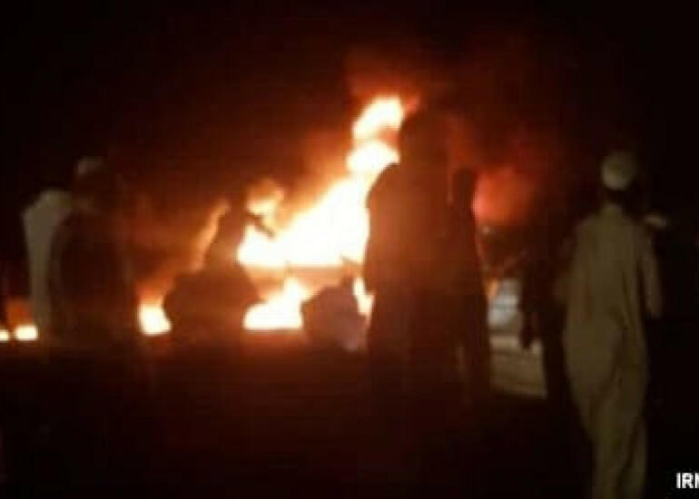 İranda yol qəzasında 12 nəfər yanaraq ölüb