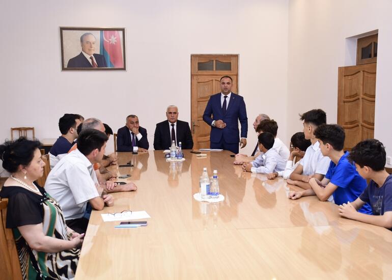 Qaliblər mükafatlandırılıb