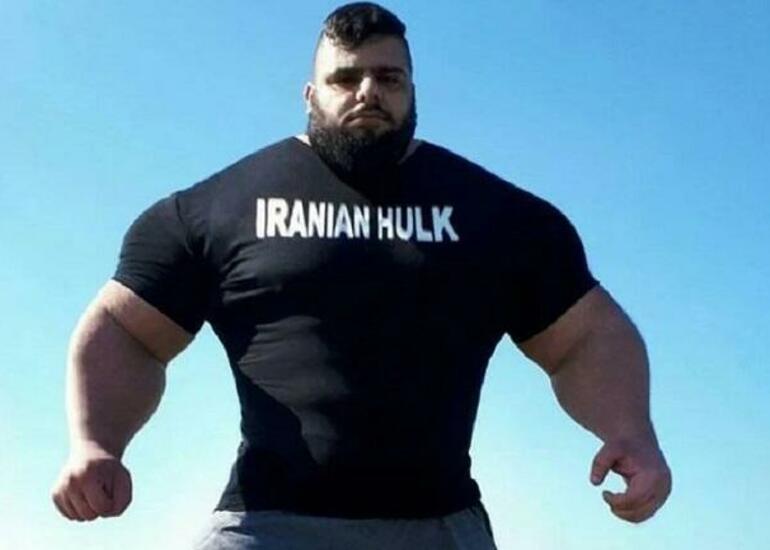 İranlı “Hulk” rəqibinə 30 saniyə dözdü