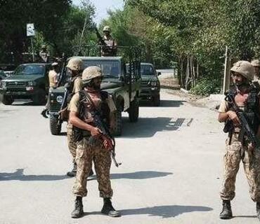 Pakistanda hərbi konvoya hücum edildi: 4 ölü