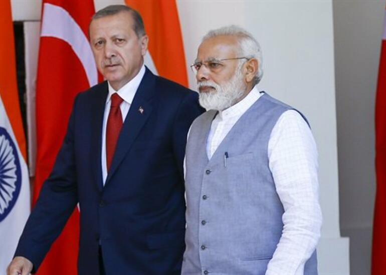 Ərdoğan Hindistanın baş naziri ilə görüşdü