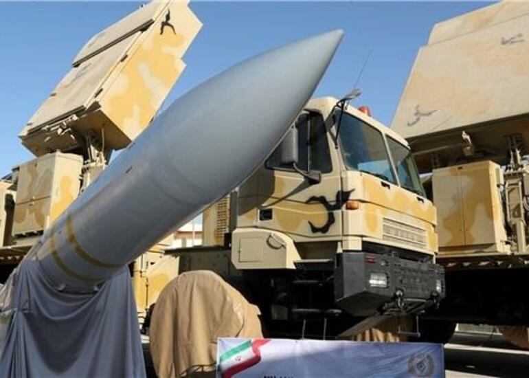 İran yeni ballistik raketini təqdim etdi
