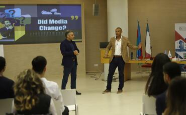 Telejurnalistlər üçün “Audiovizual media mühitində universal jurnalist” mövzusunda təlimlərə başlanılıb