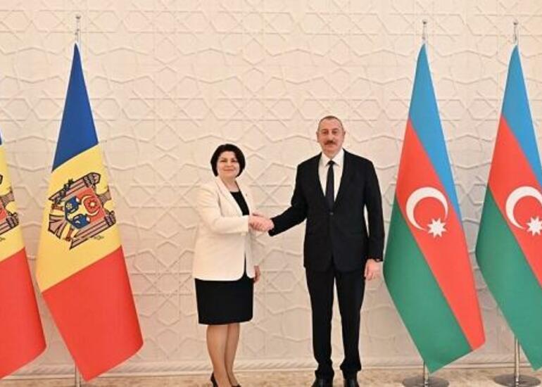 İlham Əliyev Moldovanın baş naziri ilə görüşdü