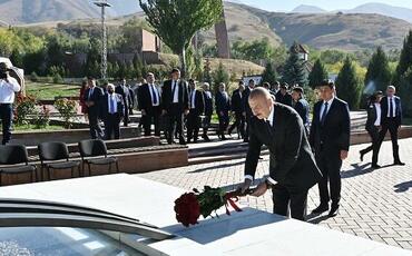 İlham Əliyev Bişkekdə tarixi kompleksi ziyarət etdi - Foto