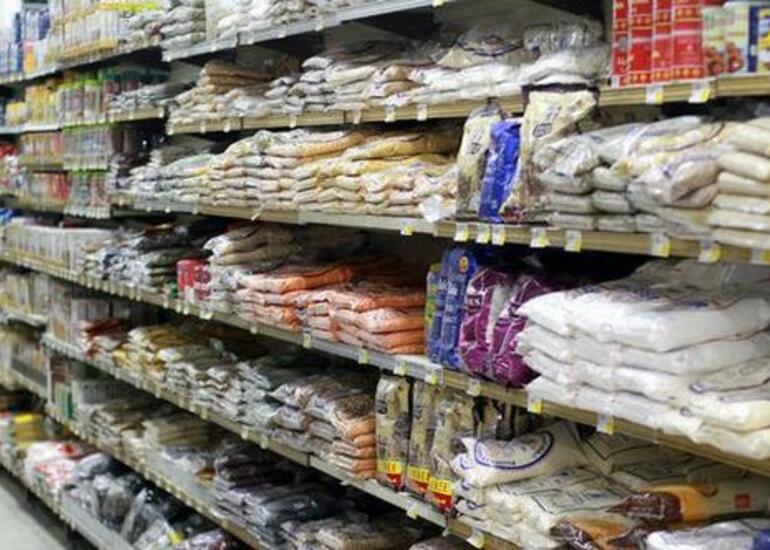 Bir marketdə 6 ton yararsız məhsul aşkarlandı