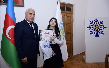 “Mənim üçrəngli şanlı bayrağım”