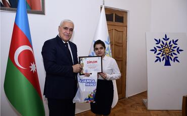 “Mənim üçrəngli şanlı bayrağım”