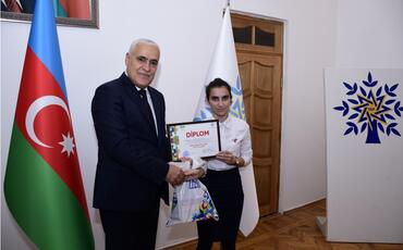 “Mənim üçrəngli şanlı bayrağım”