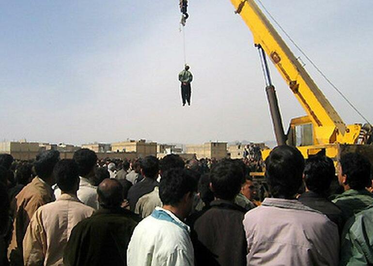 İranda daha 3 nəfərə ölüm hökmü oxundu