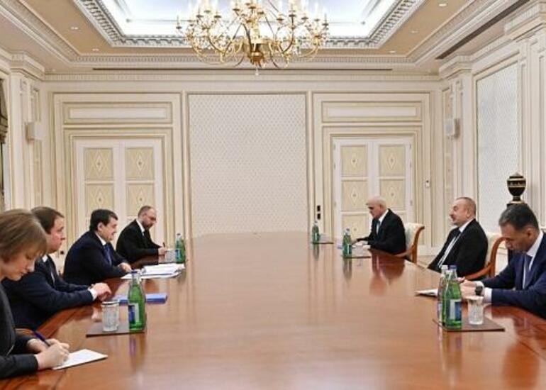 Əliyev Putinin köməkçisi ilə Zəngəzur dəhlizindən danışdı