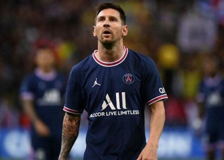 Messi Niderland millisinin futbolçusunu təhqir etdi