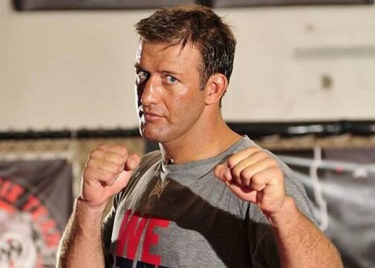 Amerikalı UFC çempionu 45 yaşında öldü