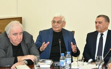 Görkəmli alim və ziyalılar Milli Kitabxanada - Foto
