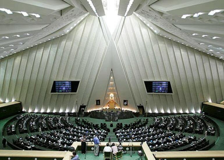 İranda 9 nazirin impiçmenti parlamentə çıxarıldı