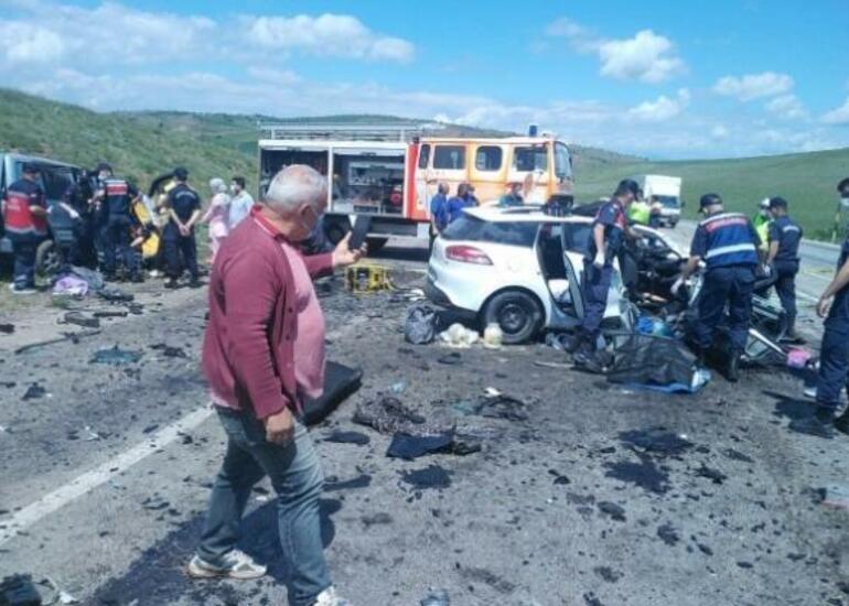 Türkiyədə traktorla avtomobil toqquş: 4 nəfər öldü