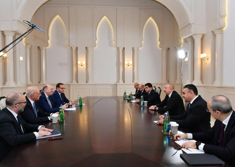 Prezident italiyalı naziri qəbul etdi