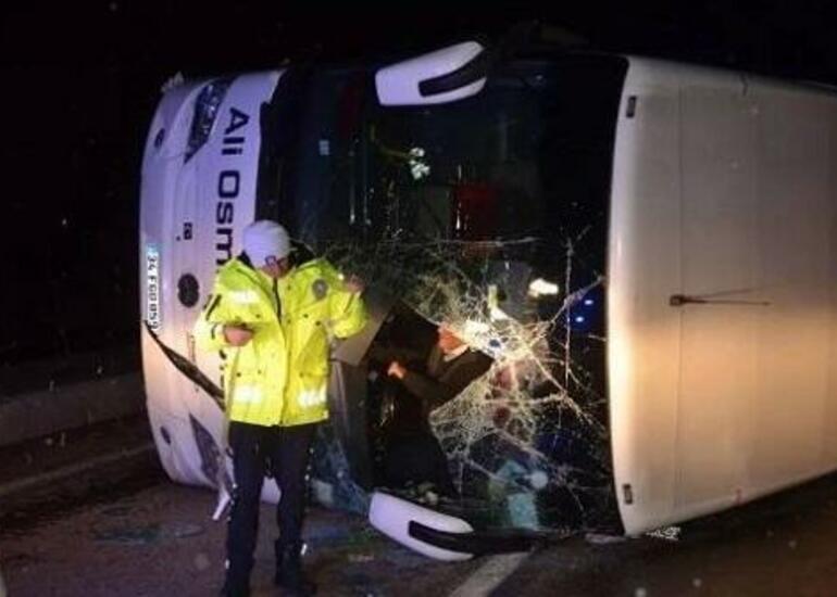 Türkiyədə avtobus aşdı: 30 nəfər yaralandı