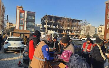 Hüdayi Fondu zəlzələ qurbanlarının yaralarının sağalması üçün ilk gündən fəaliyyətə başlayıb